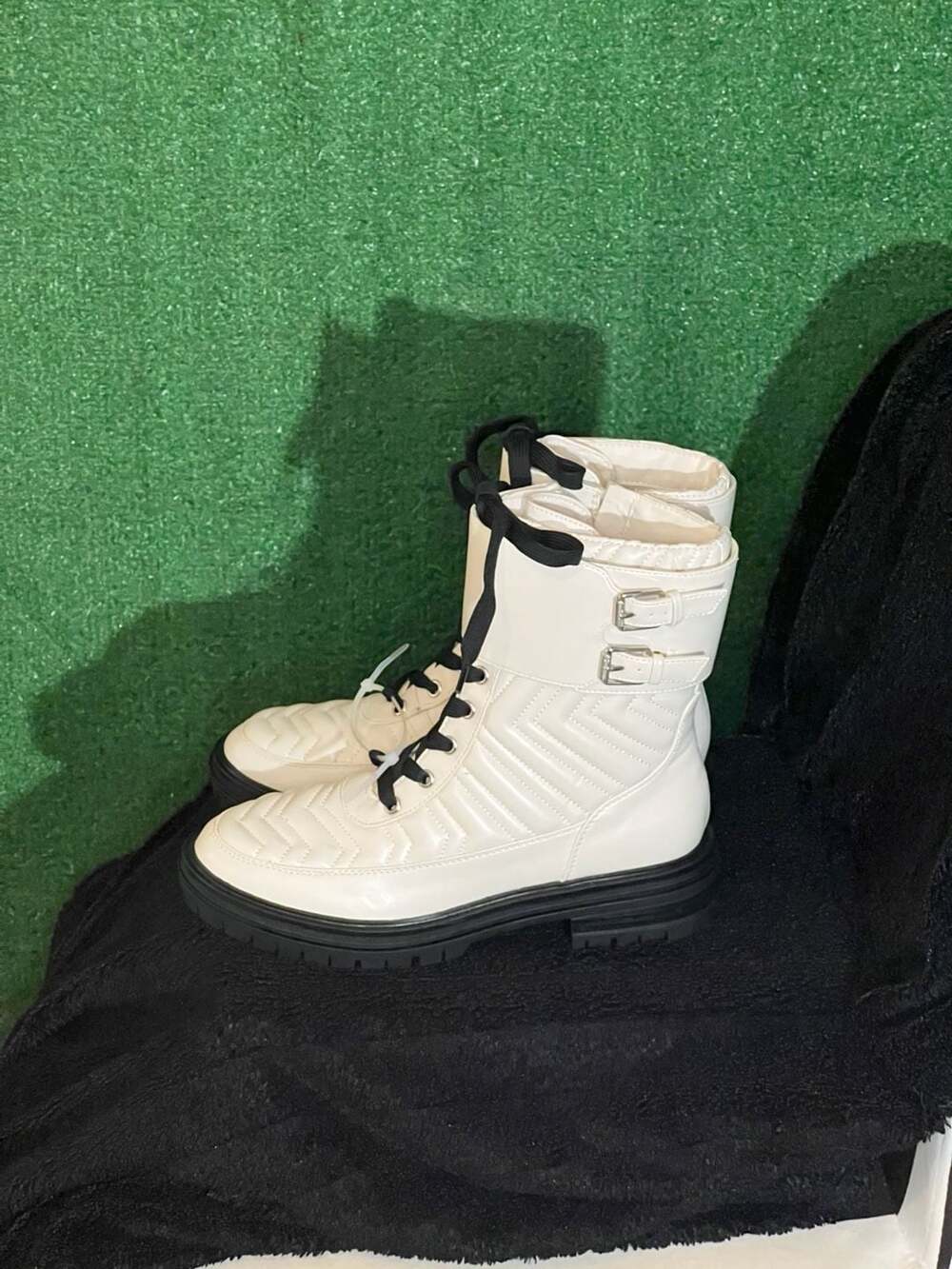 Nine West White Quilted Lace-Up Combat Boots Size 8M